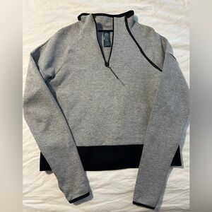 Champion Women’s cropped Half Zip Top Size Small Grey and Black
